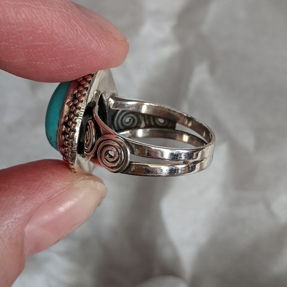 Arizona Mohave Turquoise .925 Silver Ring, size 8 - Picture 7 of 9